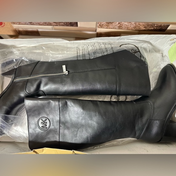 NWB Michael Michel Kors Dylyn boots Sz 8.5 - Picture 3 of 16